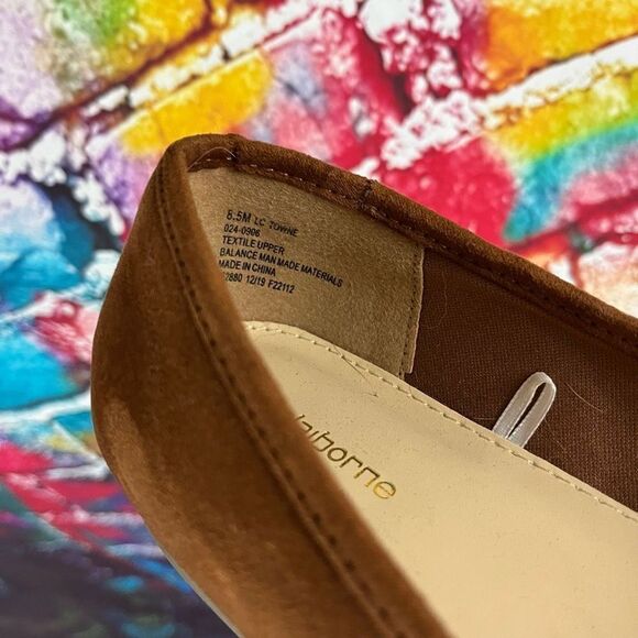 Liz Claiborne Towne Loafers Brown Perforated Upper Slip On Faux Suede 8.5 Medium - Picture 7 of 8